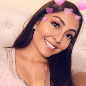 Meet your Posher, Fernanda